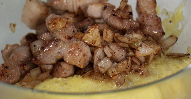 Картофельная бабка со свининой