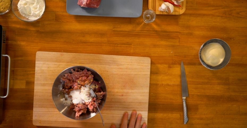 Хрустящие пельмени с мясом в соусе терияки