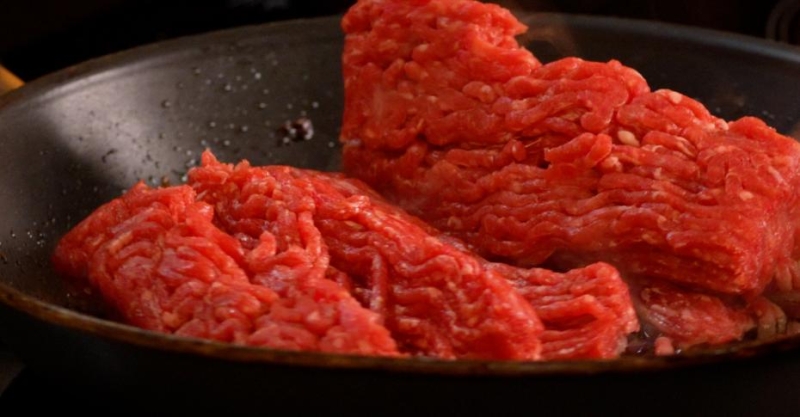 Чили кон карне с шоколадом, лепёшкой и гуакамоле