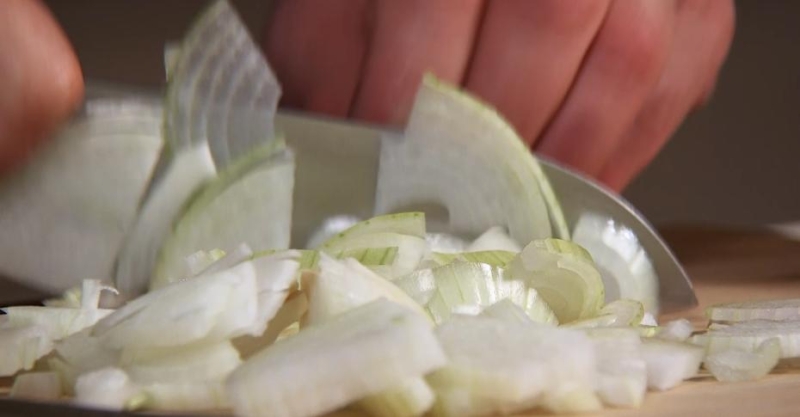 Утка томлёная в брусничном соусе