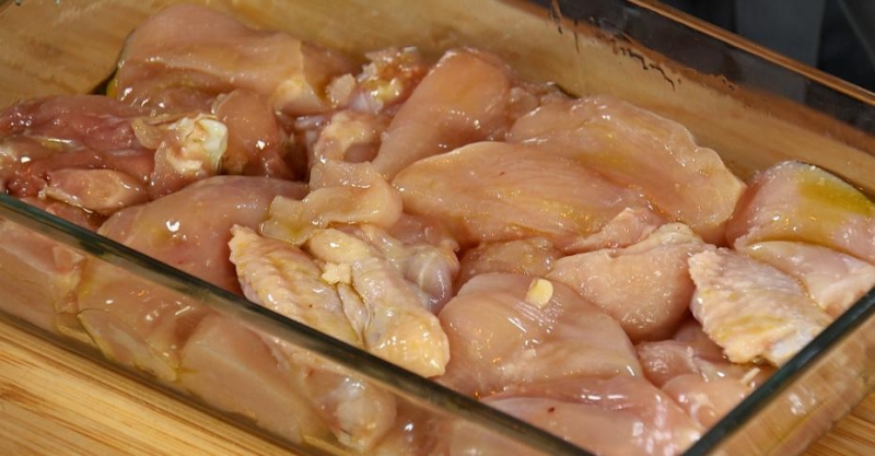 Курица с сухофруктами и томлёным рисом в лаваше