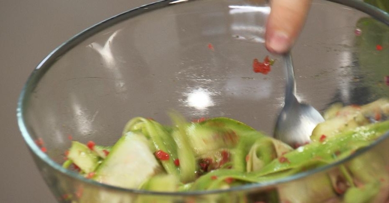 Стейк с маринованным кабачком