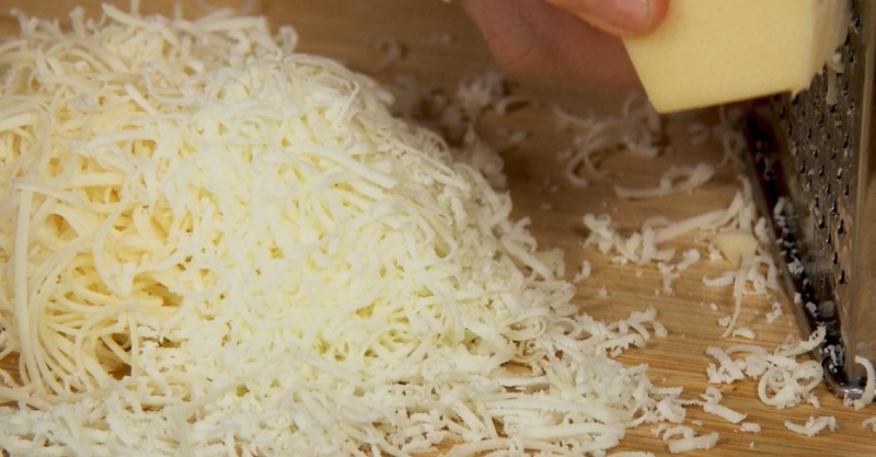 Сырные пончики и круассаны с индейкой