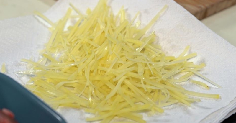 Куриное филе, фаршированное соусом чимичурри, с картофелем пай