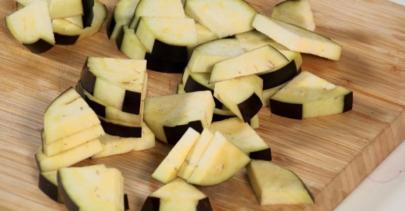 Баклажаны в темпуре с салатом