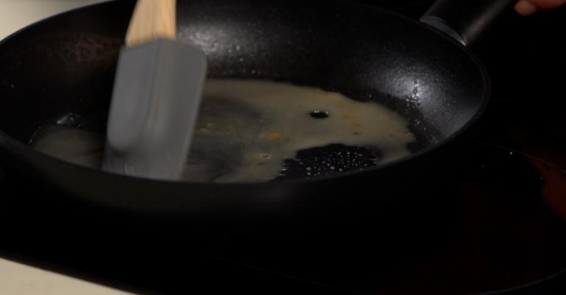 Шпажка с мини-стейком и креветкой