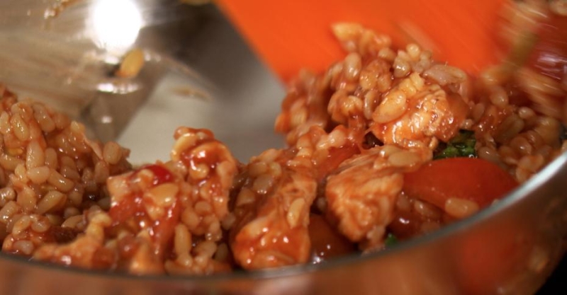 Кумпир (запеченная фаршированная картошка по-турецки)