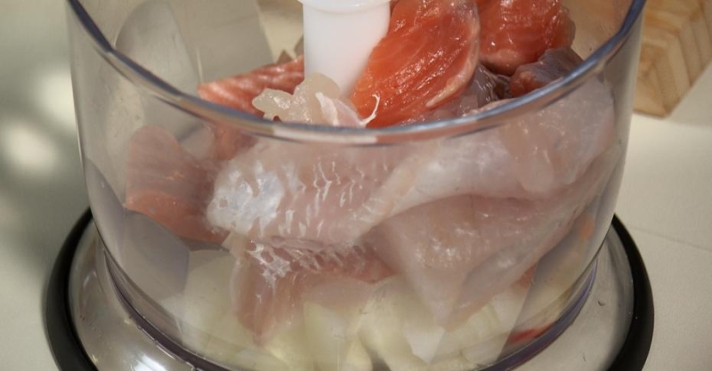 Рыбные шарики в чилийском стиле