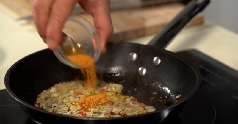 Вада пав (бургер с острой картофельной котлетой по-индийски)