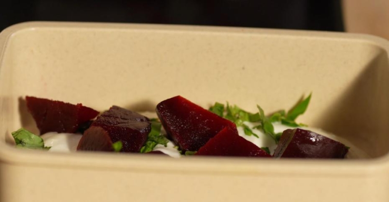 Салат со свёклой и миндалём