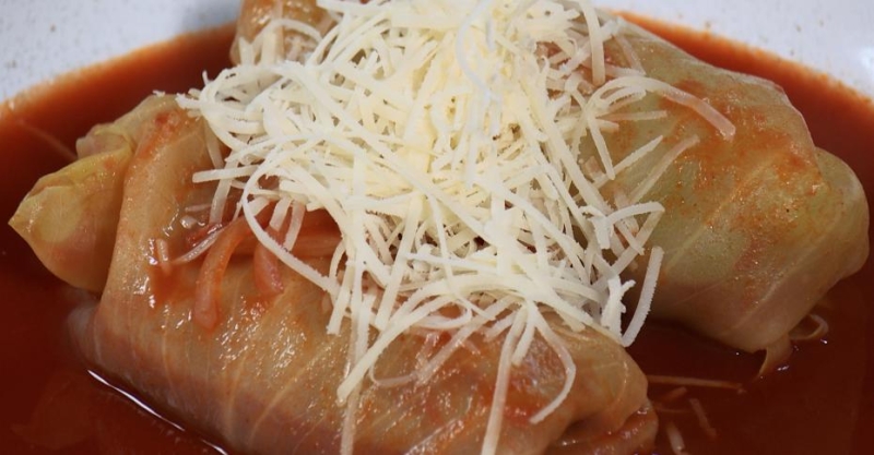 Голубцы с колбасками в итальянском стиле