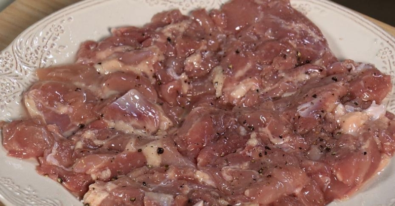 Салат с сельдереем, яблоком и курицей-гриль