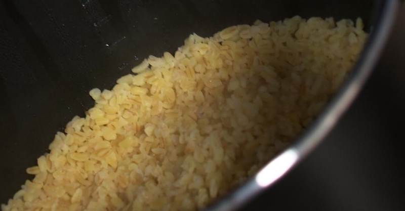 Кумпир (запеченная фаршированная картошка по-турецки)