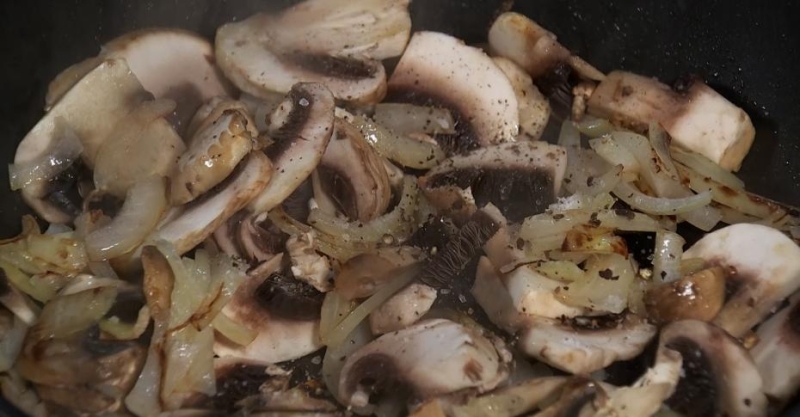 Голубцы со стейком из свинины