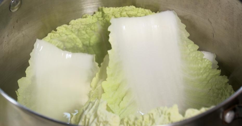 Азиатские голубцы в пекинской капусте