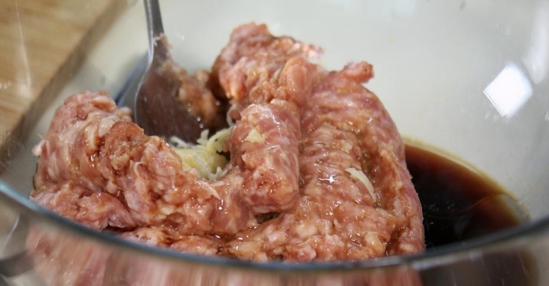 Азиатские голубцы в пекинской капусте