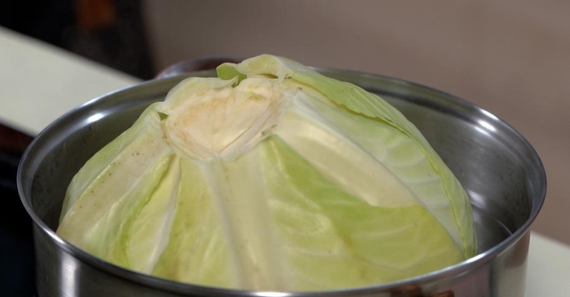 Голубцы с колбасками в итальянском стиле