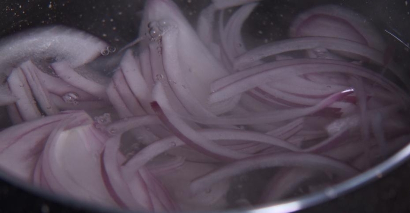 Салат с фасолью и кабачками