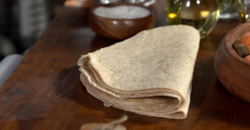 Свиная грудинка в азиатском стиле и закуска из лаваша