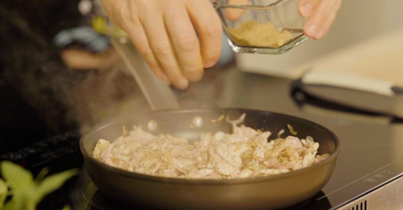 Бефстроганов из куриного бедра