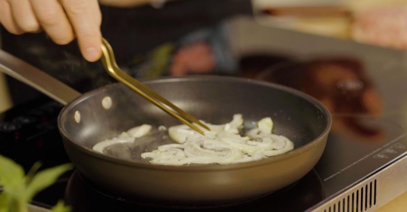 Бефстроганов из куриного бедра