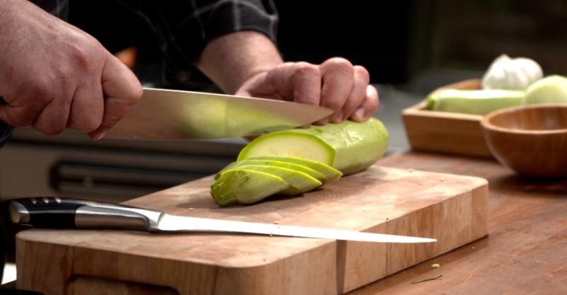 Бургер и «бабочка» из форели