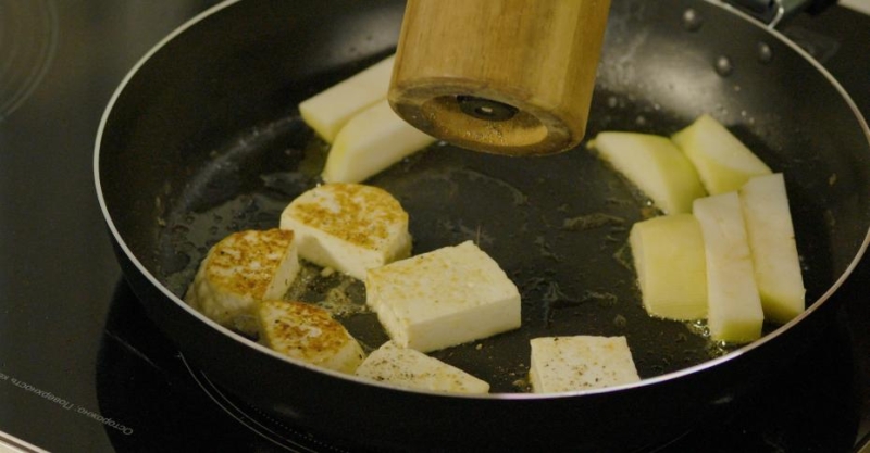 Зелёный салат с грушей