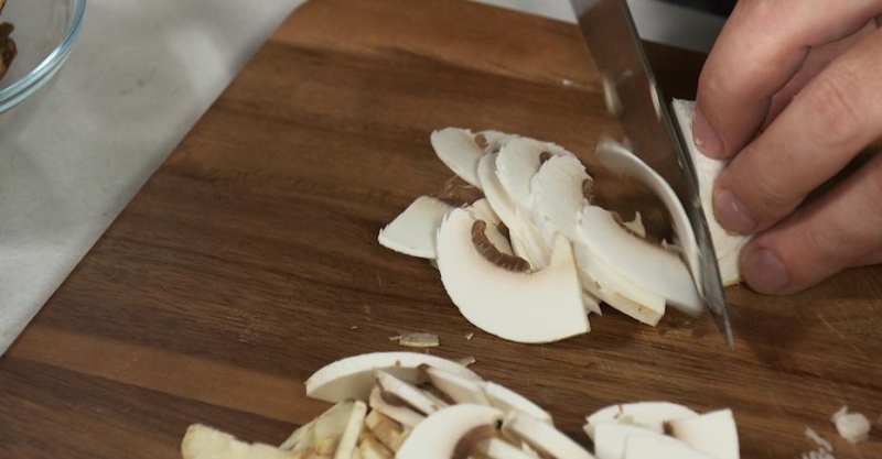 Булгур с грибами и яйцо по-шотландски