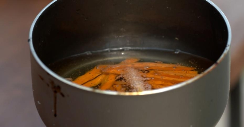 Стейк рибай с перечным соусом и салат с картофелем