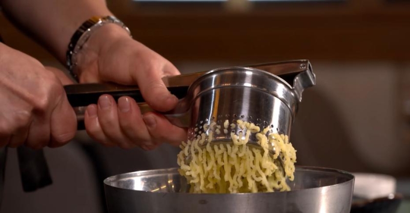 Тортини из брокколи с купатами