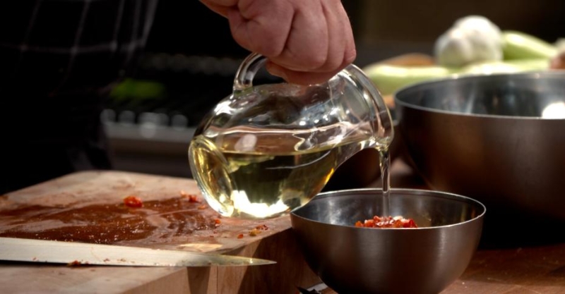 Бургер и «бабочка» из форели