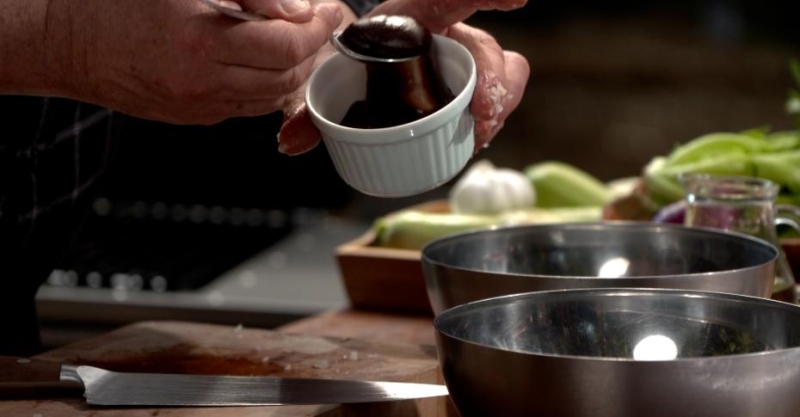 Бургер и «бабочка» из форели