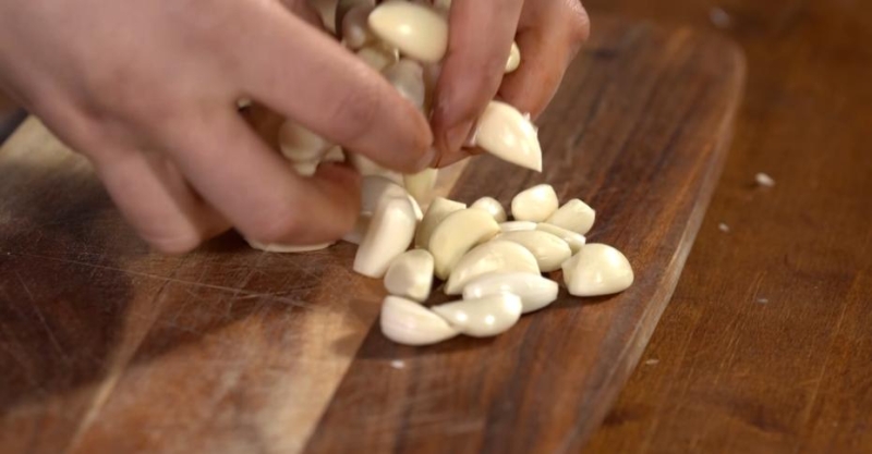 Свиная грудинка в азиатском стиле и закуска из лаваша