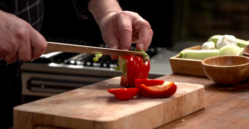 Бургер и «бабочка» из форели