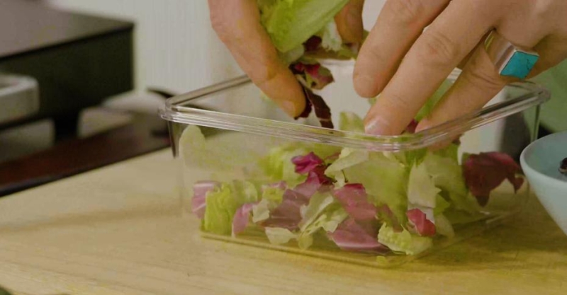 Зелёный салат с грушей