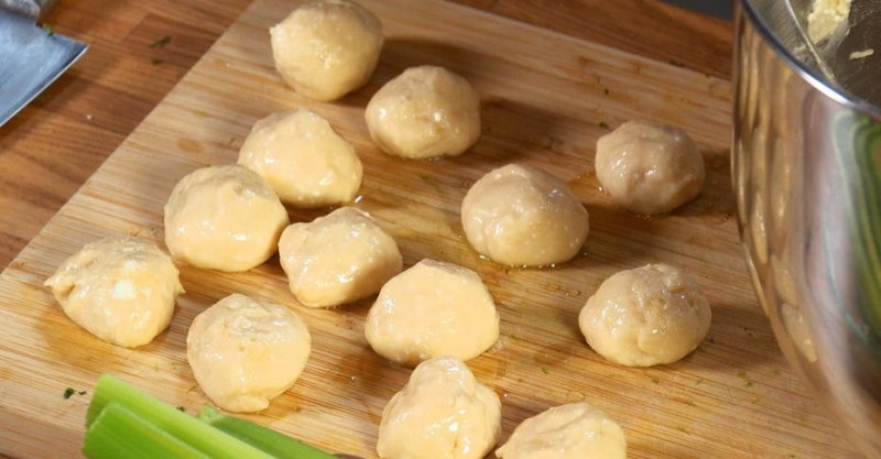 Пончики с фисташками