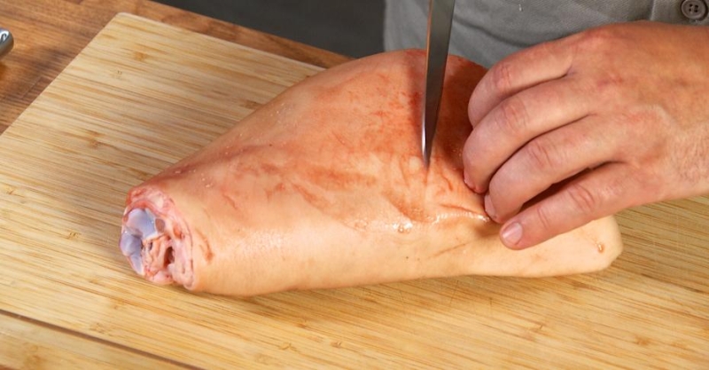 Свиная рулька в глазури с тушёной капустой