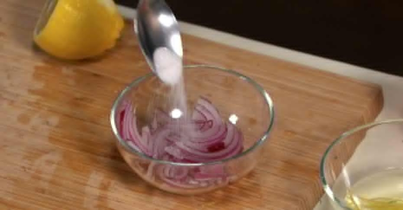 Форель, маринованная со свекольным соком