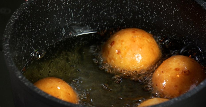 Пончики с фисташками