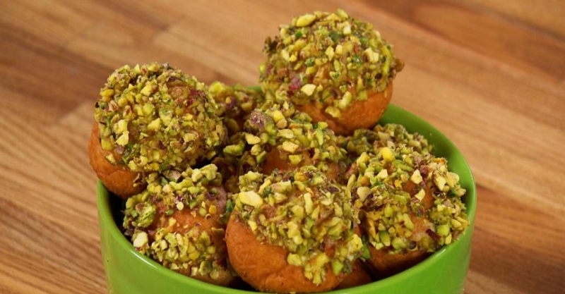 Пончики с фисташками