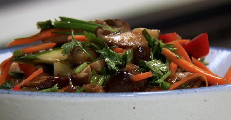 Салат из грибов шиитаке