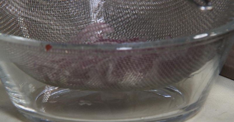 Салат с манго и креветками