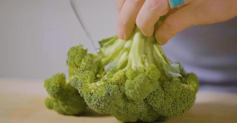 Зелёный салат с брокколи