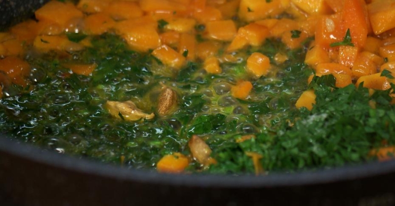 Паста с креветками и тыквой