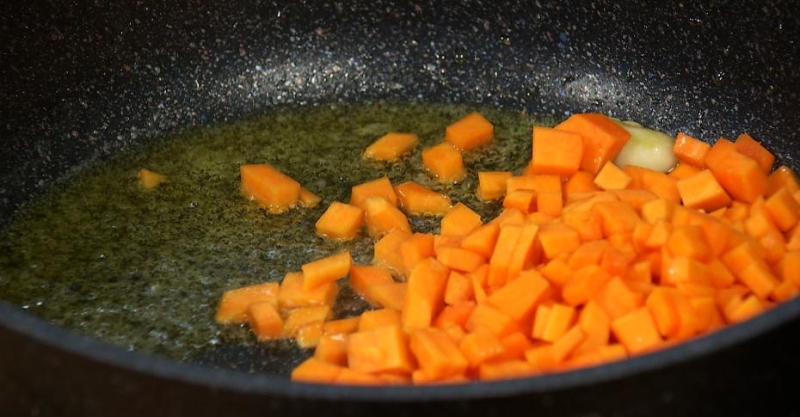 Паста с креветками и тыквой