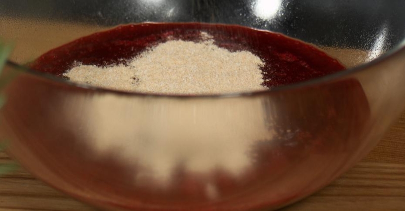 Манник с тыквой и пряным ягодным соусом