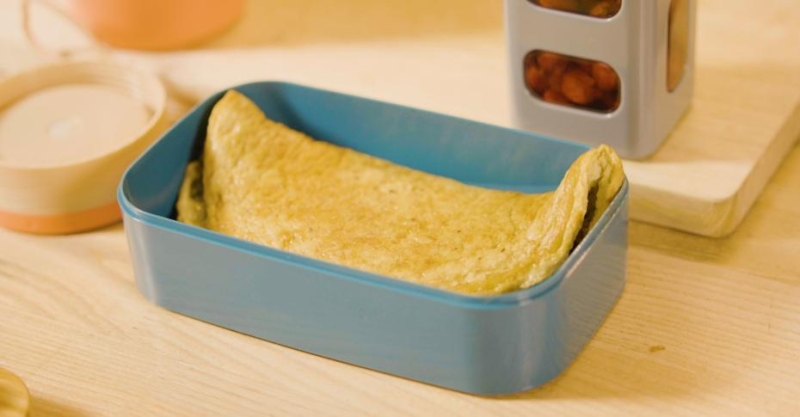 Сытный омлет с колбаской