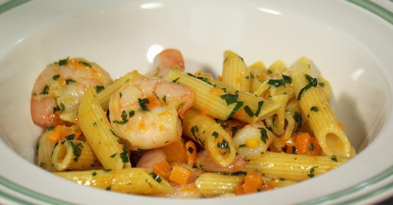 Паста с креветками и тыквой