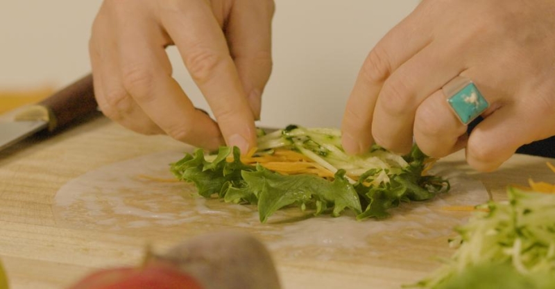 Спринг-роллы с креветками и устричным соусом