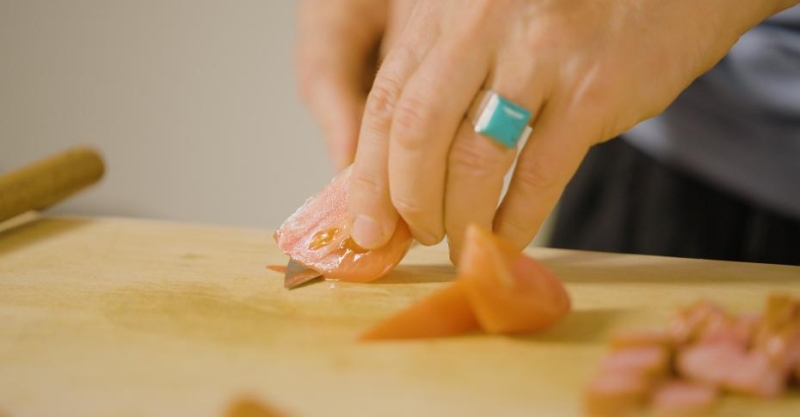 Сытный омлет с колбаской